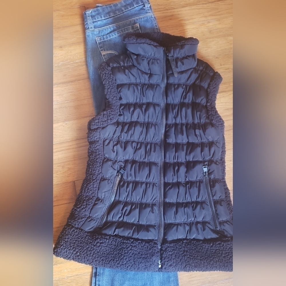 Calvin Klein Performance Puffer Vest, Medium Euc. Black.